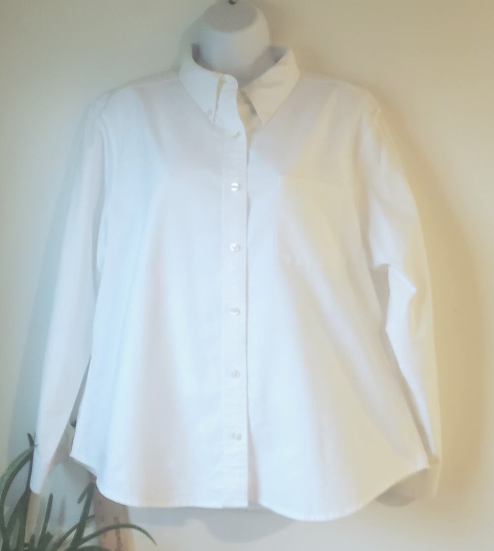 L.L.Bean Womens White Button Up Top Size Petite Large Preppy Cabincore Utility
